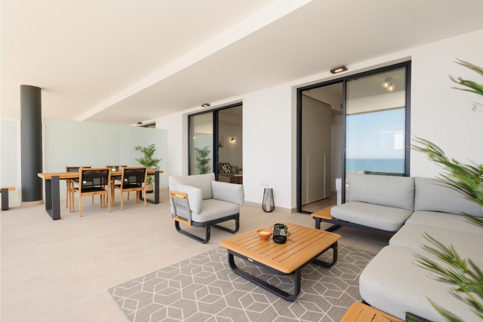Modern Apartment, With Large Terrace And Panoramic Sea Views, In Fuengirola Malaga