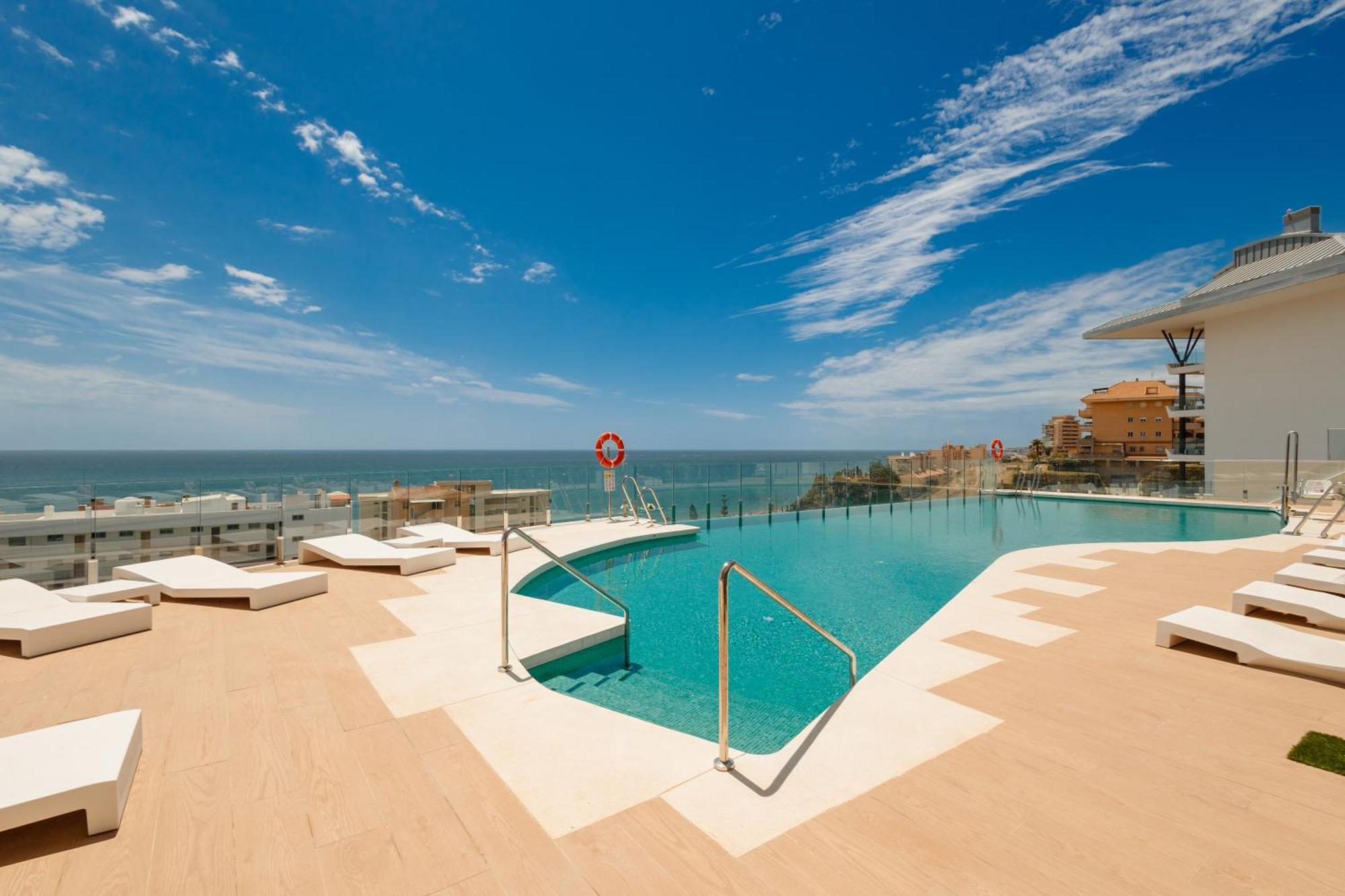 Modern Apartment, With Large Terrace And Panoramic Sea Views, In Fuengirola * Malaga