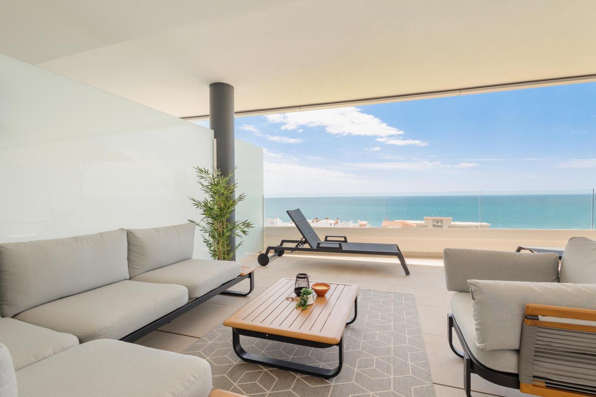 Modern Apartment, With Large Terrace And Panoramic Sea Views, In Fuengirola Apartment *